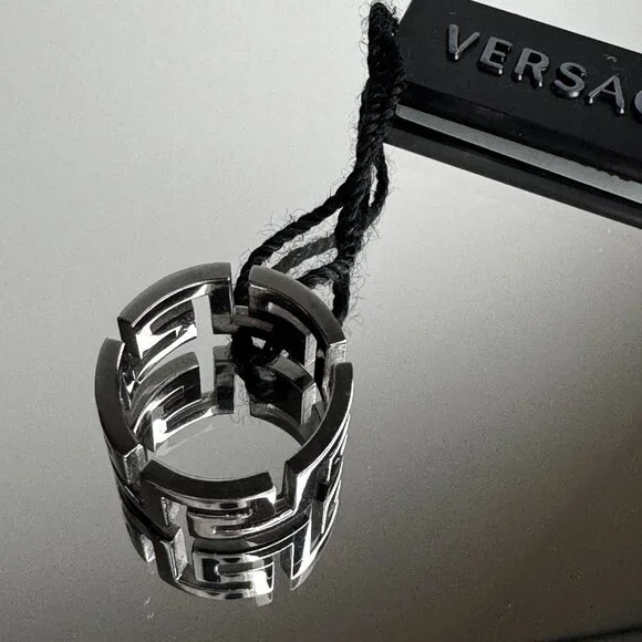 Ring - Picture 4 of 13